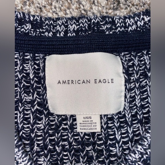 Men’s AE Sweater - Picture 2 of 6